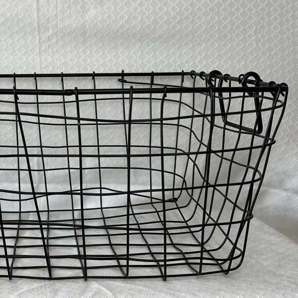 Black wire basket with handles - Picture 2 of 5